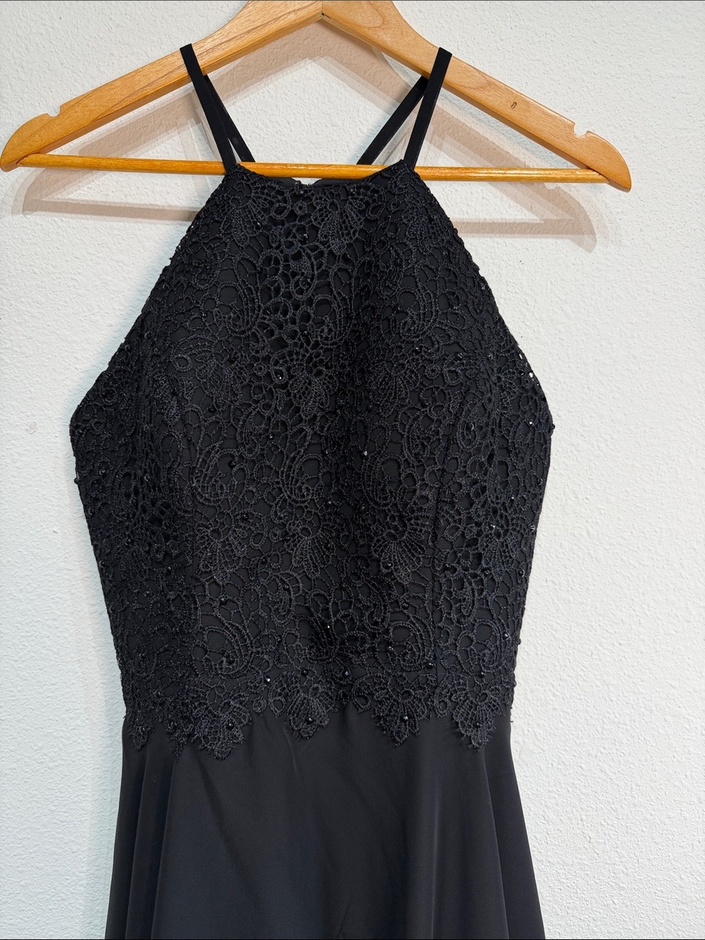 Black Lace Beaded Halter Party Dress Keyhole Back Chiffon Size 6 - Picture 3 of 12